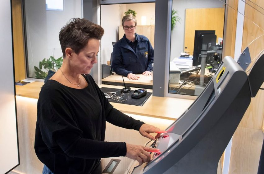  هكذا ردّت الشرطة على “بيع” مواعيد الحصول على الجواز السويدي